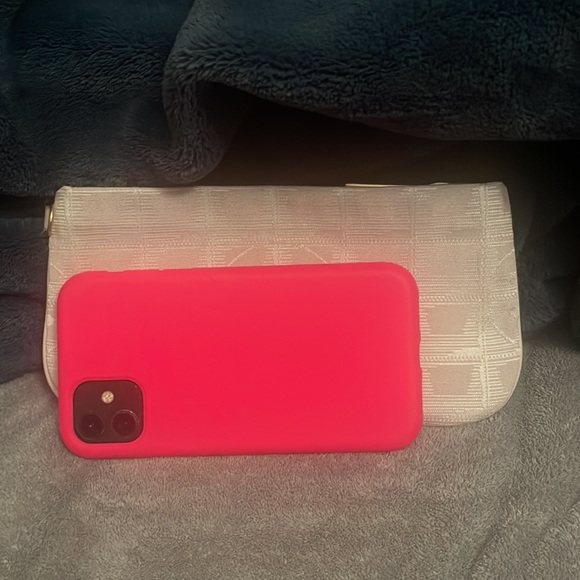 🚫SOLD🚫 CHANEL FABRIC CLUTCH HOLOGRAM INTACT - Picture 12 of 14